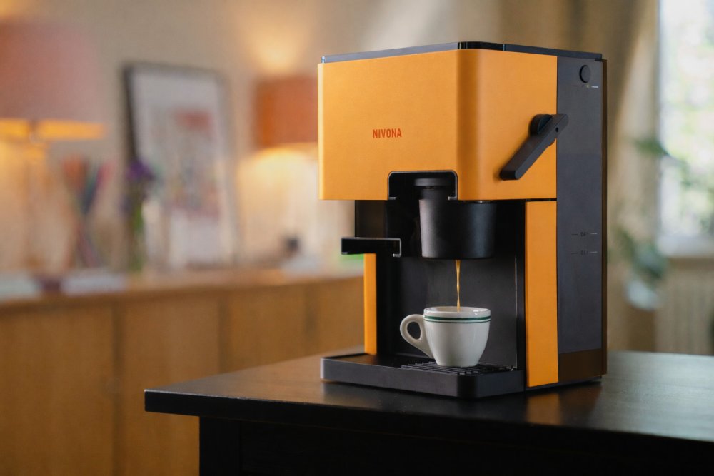 CUBE 4 Orange při každodenní přípravě kávy